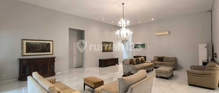 Rumah Cantik Di Jl Gaharu 1