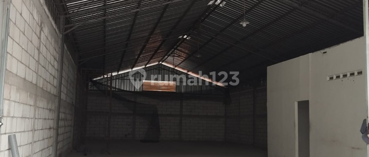 Ready-to-Use Warehouse with Truck Access in Simongan Raya Manyaran Semarang 1