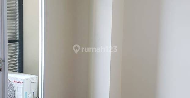 Di  Puri Orchard Apartemen berkelas CBD Puri Indah 1