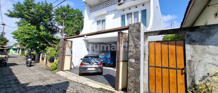 Rumah 2 Lantai Lokasi Strategis dekat Kawasan Bisnis Jalan Godean 1