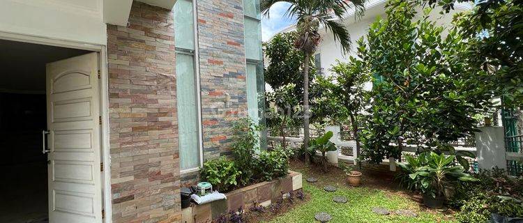 Rumah Hook Semi Furnished Ada Rooftop Dan Sauna, Semi Furnished di Puri Kencana Jakarta Barat  1