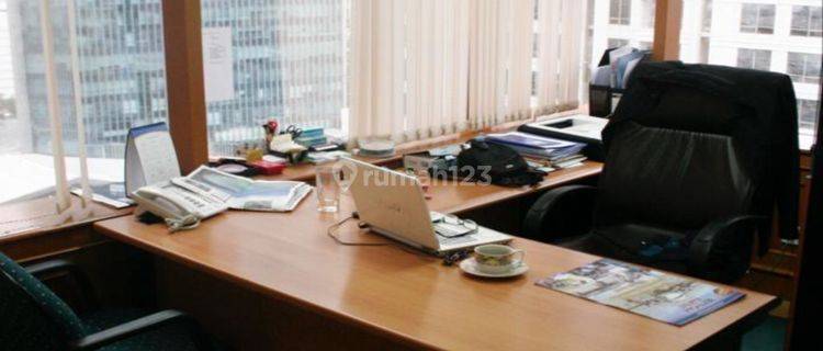  Kantor Furnished Siap Huni 250 m² di Sudirman, Strategic 1