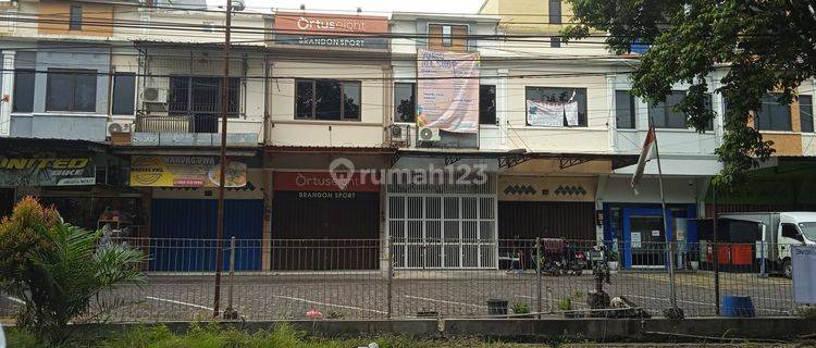 Ruko 2.5 Lantai Di Sindang Barang Parkiran Luas Dan Nyaman