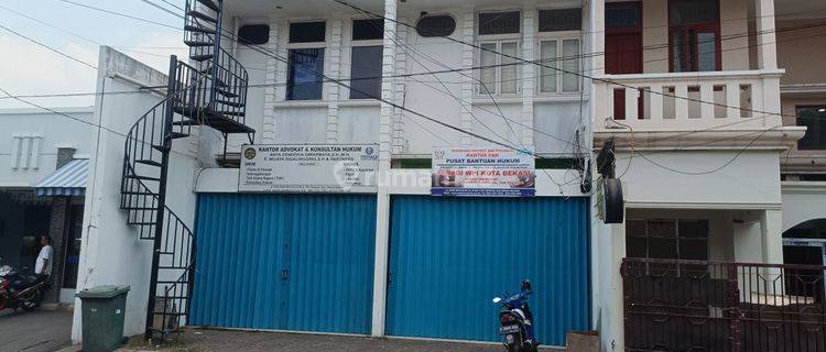 Rumah Kantor Yang Masih Bagus Dijalan  Pakis Raya ,Pekayon Jaya 1