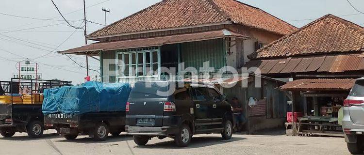 Rumah panggung pinggir sungai musi 1