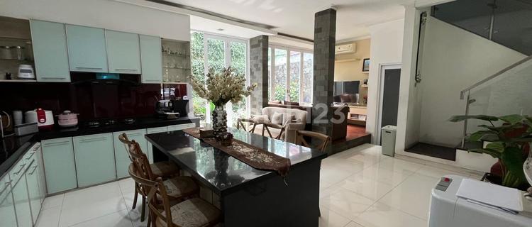 Beautiful 2-Story House Ready to Live In Fully Furnished At Serenade Lake Near Mall Sumarecon Gading Serpong Tangerang 1