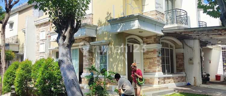 Disewakan Rumah Hoek Murah Siap Huniii Bagus 1