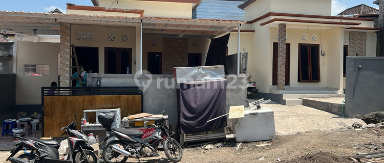 Stylish Type 36/70 House in Banjar Anyar – Price 470 Million, Move-in Ready 1