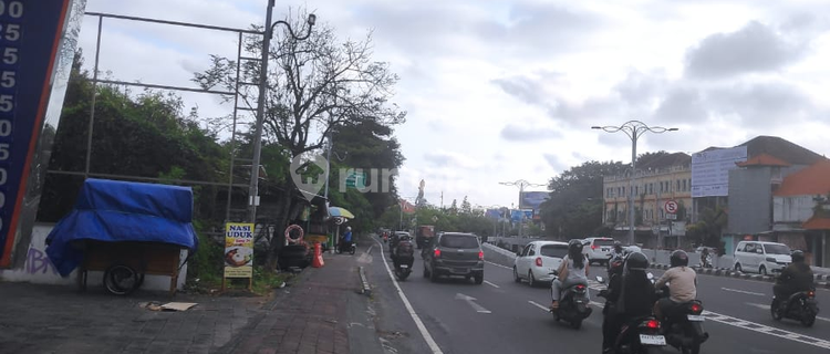 Strategic 3-Story Shophouse on Sunset Road Kuta – Suitable for Business & Investment 1