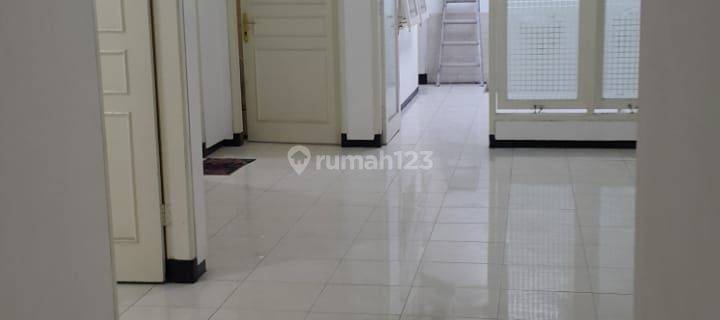 Rumah Sewa Minimalis  Di Nirwana Regency Dekat Merr, Supermarket 1