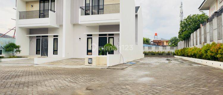 Rumah 2 Lantai di Jalan Poros Minasa Upa, Makassar 1