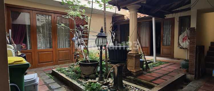 Jual Rumah Siap Huni Terawat Dengan Baik di Menteng Jakarta Pusat 1