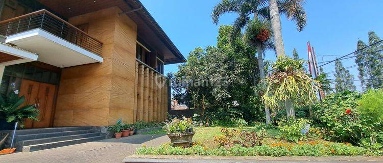 rumah strategis Dago Bandung, cocok buat tempat usaha Cafe atau kantor 1