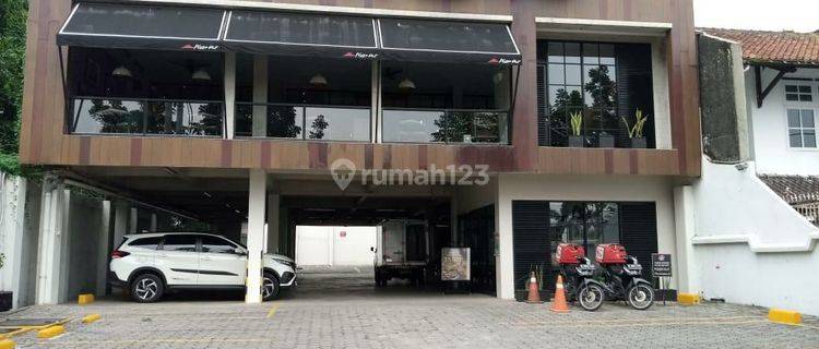 Jual Gedung Tempat Usaha
di Antapani Jalan Terusan Jakarta, kota Bandung 1