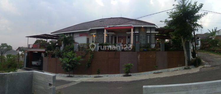 Rumah Nice View Strategis di Komplek Cipageran Asri Cimahi 1