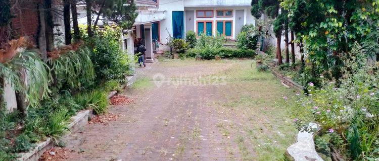 Dijual Rumah Besar Klasik Terawat Strategis di Mainroad Dago 1