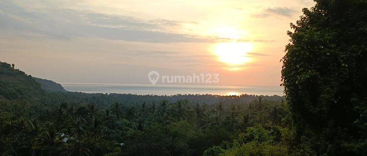 Di jual tanah murah strategis view laut  senggigi lombok 1