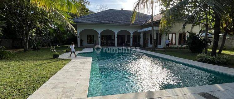 Villa Harga Bagus Lokasi Strategis Dekat Pantai Kuta Dan Good Invest 1