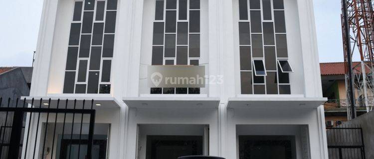 Ruko Baru 3 Lantai Dekat Menteng Untuk Kantor, Salon, Klinik, Dll 1