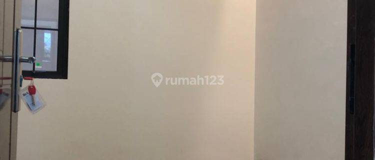 Rumah 2 Lantai Bagus SHM di Kiwi Residence, Tangerang Selatan 1