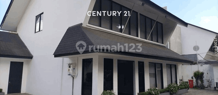 FOR RENT IN THE PREMIUM PAKUBUWONO AREA, Suitable for Business Ventures 1