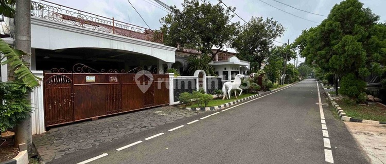 Rumah di dalam komplek billymoon duren sawit, akses 2 mobil 1