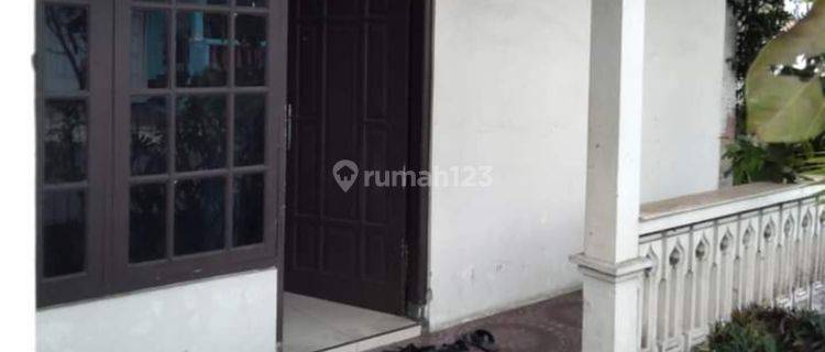 RUMAH MEWAH DEKAT JALAN RAYA POSISI HOOK 1