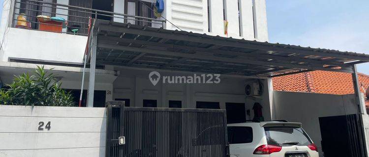 Rumah Siap Hubi Di Jalan Dua Mobil Dekat Jalan Tebet Raya 1