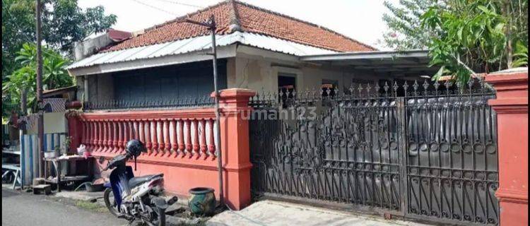 Rumah Second Strategis di Pusat Solo Raya 1