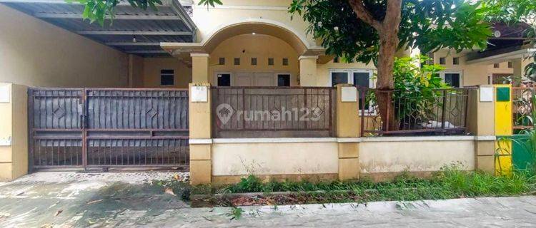 Rumah Second Bagus dekat Kantor DPRD Surakarta 1