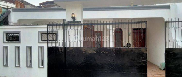 Rumah Bagus Siap Huni dekat RS Moewardi dan Masjid Zayed 1