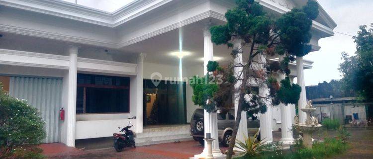 Rumah  Mewah Bagus dekat the Sunan include furnish 1