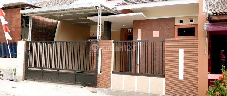 Rumah Second Bagus dekat ke Kampus UNS Solo 1