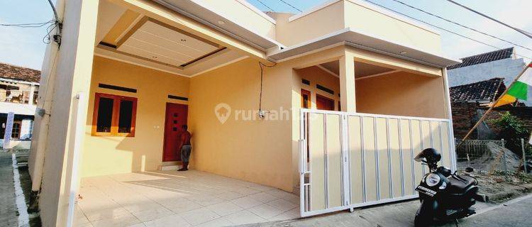 Rumah Baru Cakep Siap Huni Deket Exit Tol Klodran 1