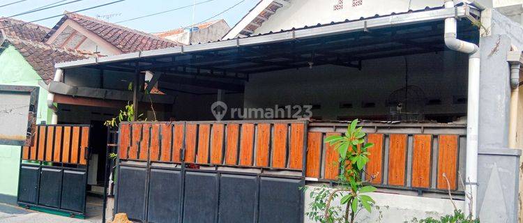 Rumah Strategis Siap Huni Dekat Mall Solo Square 1