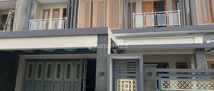 Rumah Mewah 2 Lantai Full Furnish Deket Dr Oen Solo Baru 1