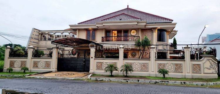 Rumah Mewah Full Furnish Di Lingkungan Elit Solo Baru 1