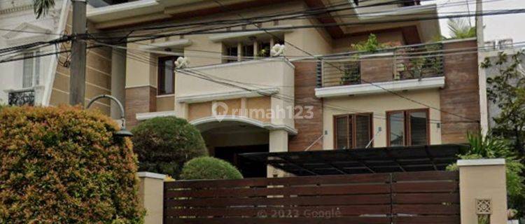 Rumah 3 Lantai Bagus Furnished SHM di Puri Indah, Jakarta Barat 1