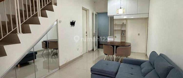 Rumah 2 Lantai Bagus Furnished SHM di Bekasi, Bekasi 1