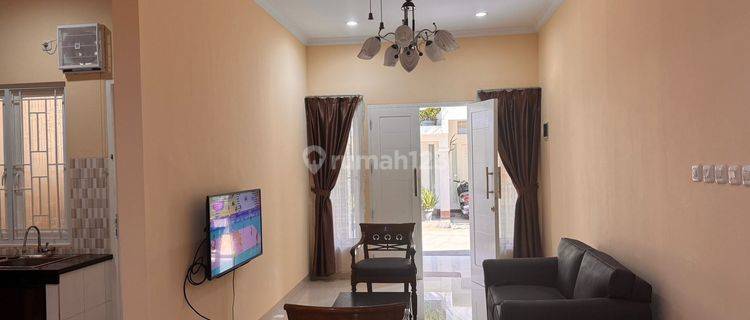 Rumah 2 Lantai Bagus Furnished SHM di Pondok Kelapa, Jakarta Timur 1