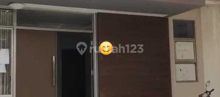 Nice House Fully Renovated  Unfurnished SHM Bekasi, Bekasi 1