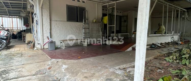 Rumah HOEK Murah di Cilandak, Akses Cepat Citos MRT Dan Tol 1