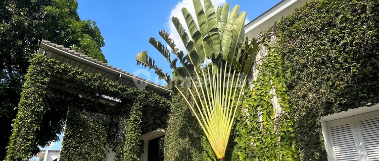 Rumah Jual Dan Sewa  Semi Furnished SHM - Sertifikat Hak Milik 1