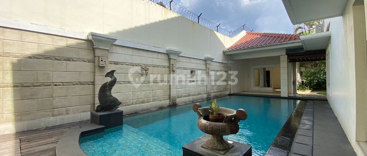 Rumah Mewah di Kebayoran Baru - Bangunan Luas, Lingkungan Elite 1