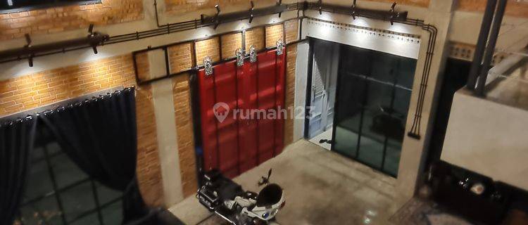DISEWAKAN/DIJUAL Bangunan Di Jalan Raya Utama Bergaya Industrial Man Cave Cocok Untuk Rumah & Usaha 1