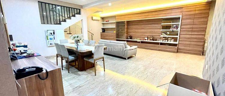 "dijual: Rumah Mewah 2,5 Lantai Di Kedoya Baru – Lt 200m², 4 Kamar Tidur, Home Theater, Semi Furnish Dengan Lantai Marmer – Harga Rp 7,5 Miliar" 1