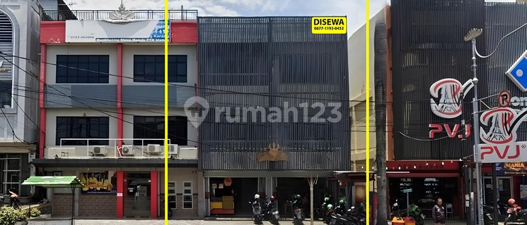 Two-Door Three-Story Shophouse Row Beside Kartini Street 1