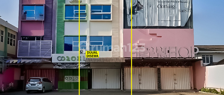 Rent a 3-Story Shop House by the Roadside in Enggal 1