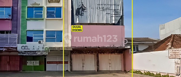 For Rent: Two-Door Three-Story Shop House in Enggal 1