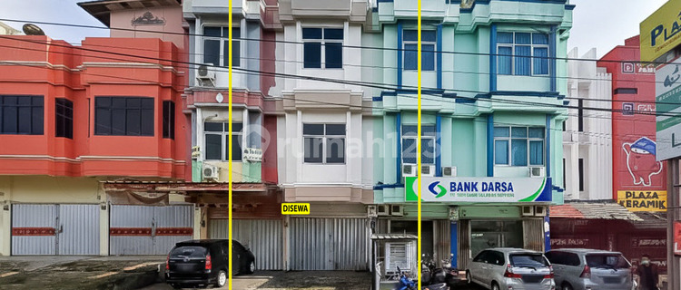Rent 3-Story Shop House by Antasari Roadside 1